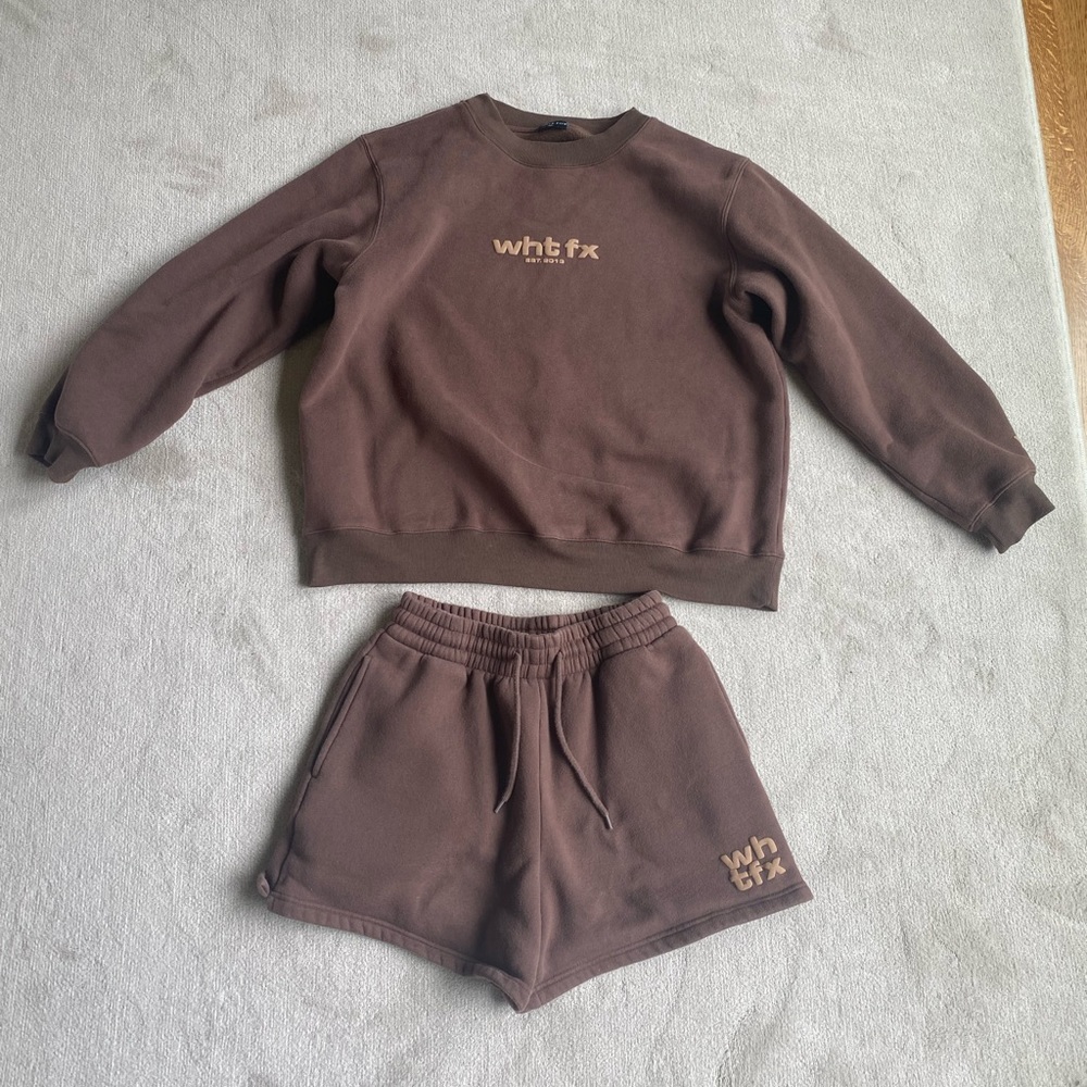 White fox brown lounge set
